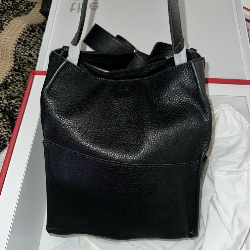 NWT Medium Davis